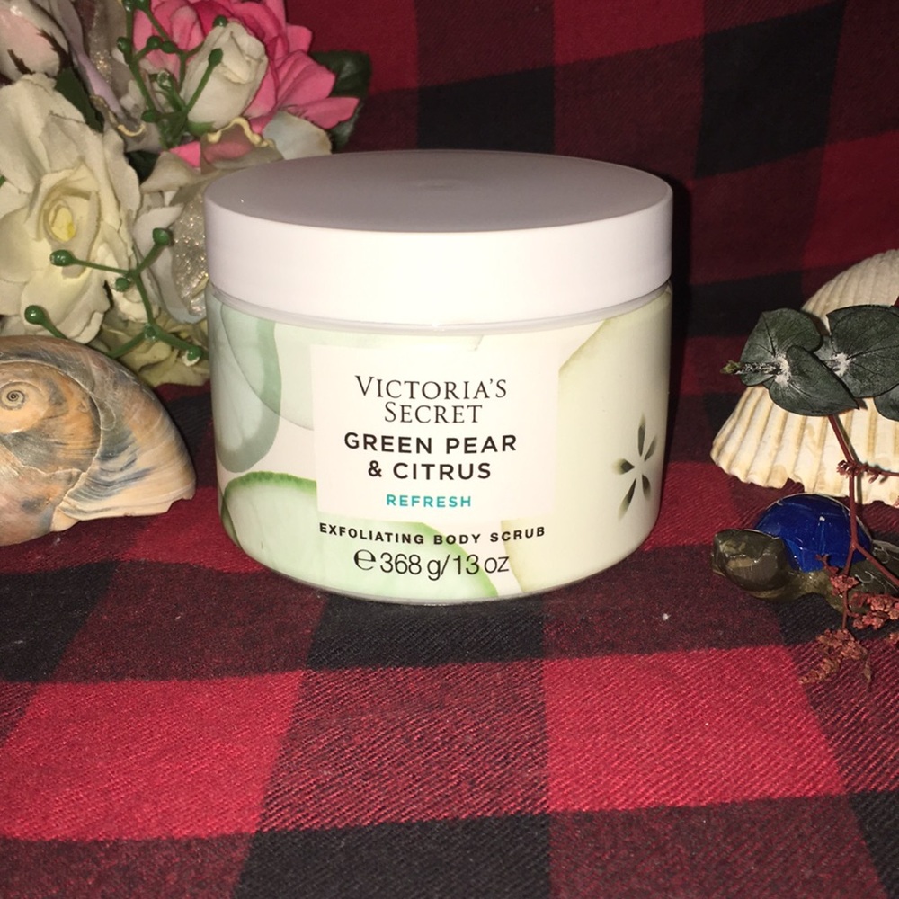 NWT VS GREEN PEAR/CITRUS REFRESH BODY SCRUB